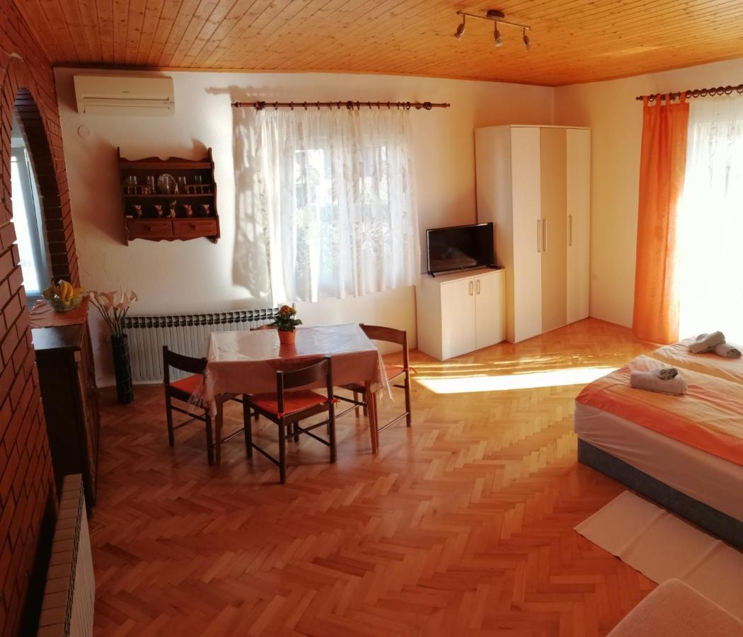 Apartmani Darko 罗维尼 外观 照片