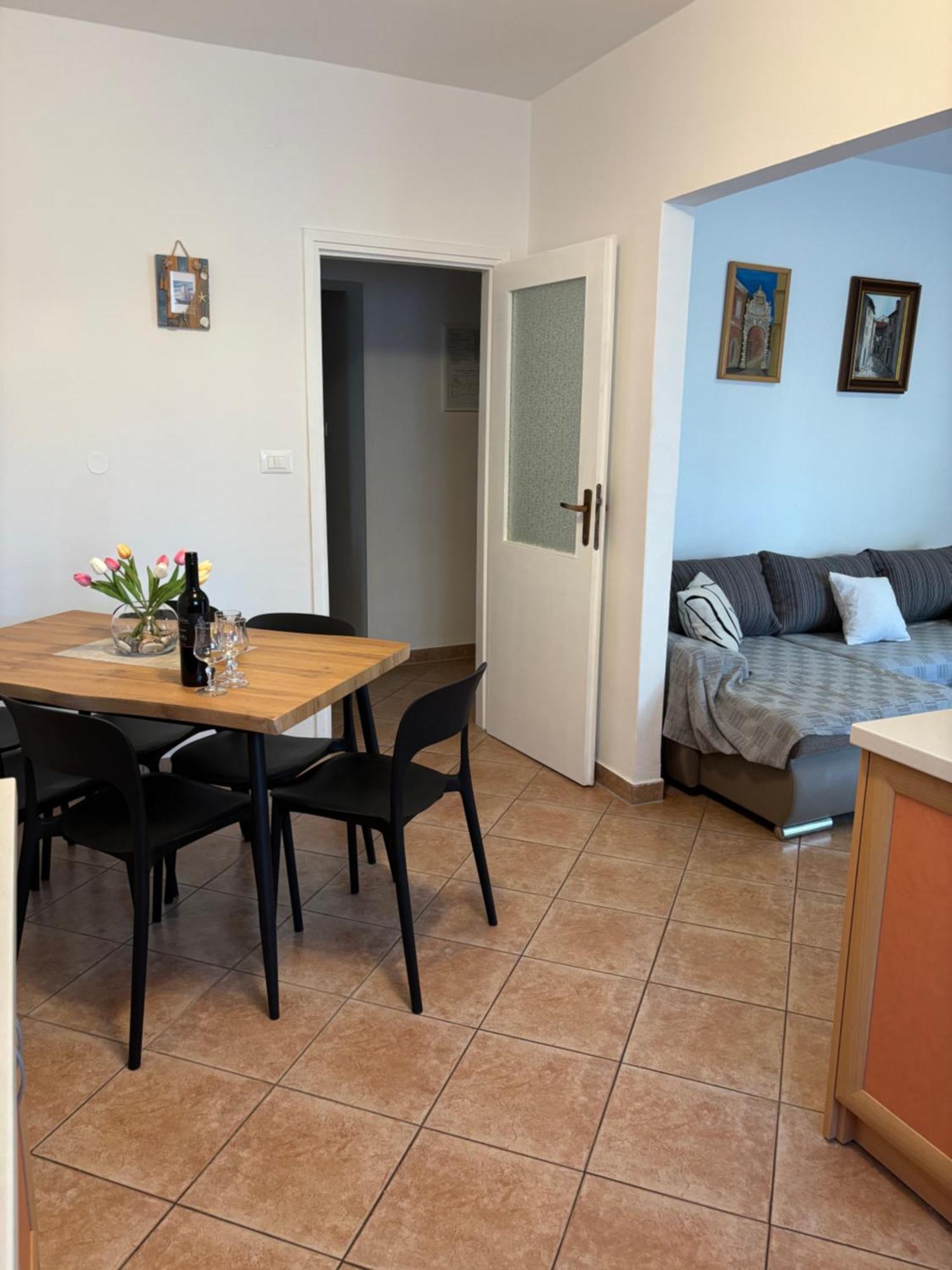 Apartmani Darko 罗维尼 外观 照片